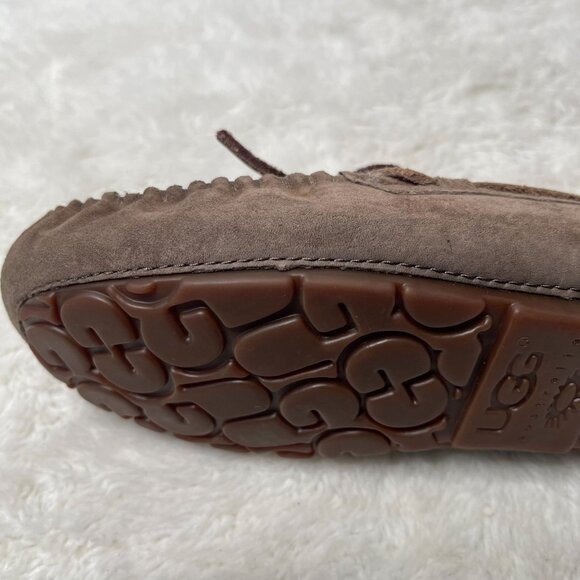 UGG #5612 Women's Brown Dakota Lace Up Moccasin Slippers Shoes Size 6 US - Picture 11 of 13
